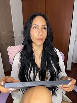 ArianaReynoldss élő XXX-chatje