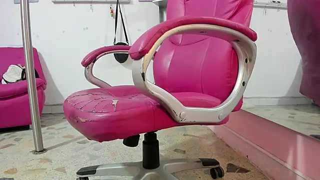 Chatroom XXX en direct de CAMILA--REY