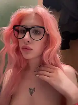 VelvetPulse2 Show in webcam