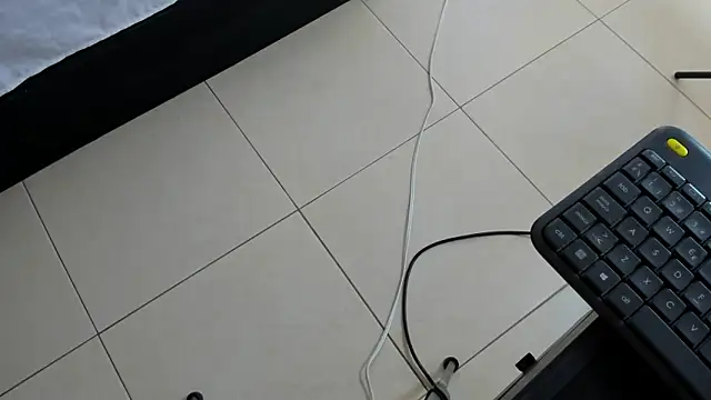 Chat +18 de cristalwalker__ ao vivo