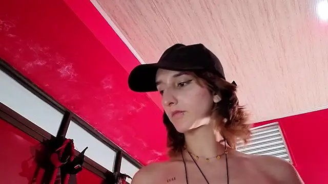 Ambar_Roux_ লাইভ XXX চ্যাট