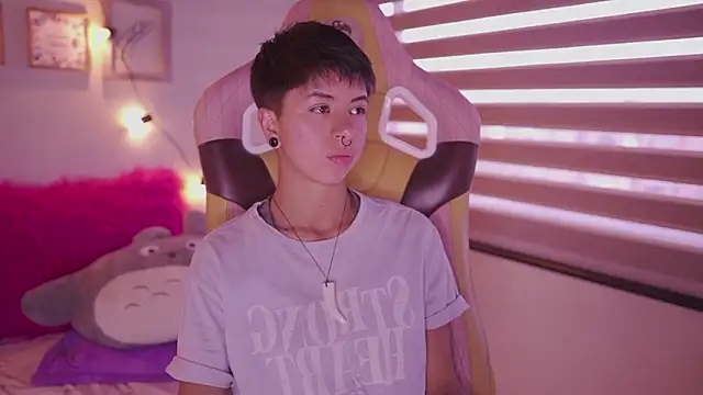 tommy_blueのライブXXXチャット