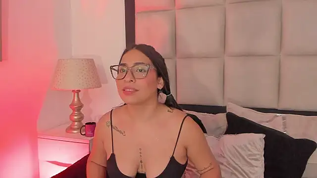 دردشة SussyFox الجنسية المباشرة