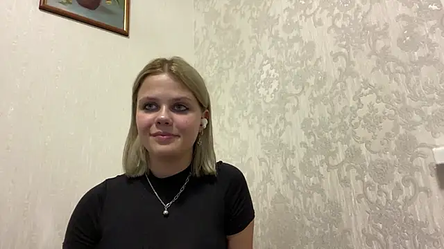 RoyalNovaX Show in webcam