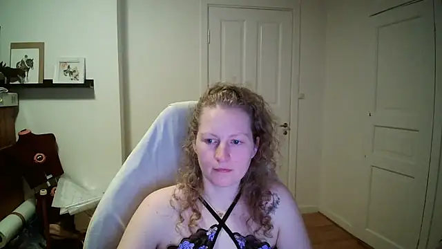 Chat +18 de Girlnina-1995 ao vivo