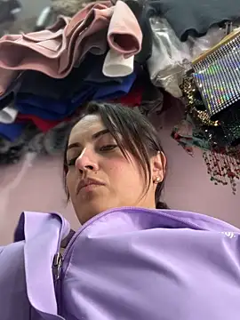 Lesly_10- – Live XXX-chat