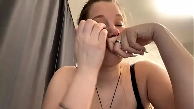 Chat +18 de Lunexia_Kysstoria ao vivo