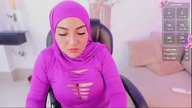 Онлайн чат XXX Malika_Noor