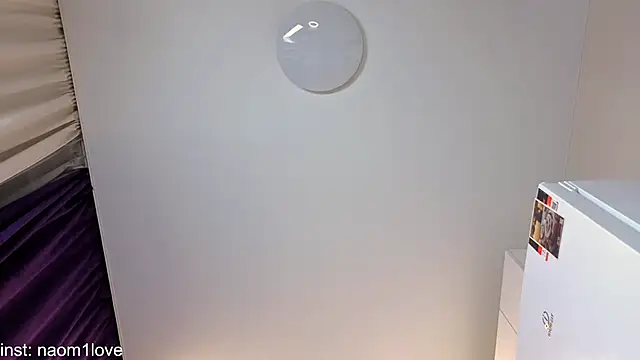 Naomi_GirlyのライブXXXチャット