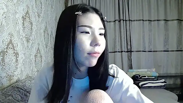 AprilOnilll: απευθείας συνομιλία ΧΧΧ