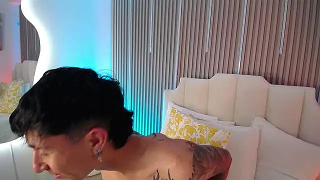 Aiden_Rivers_ Show in webcam