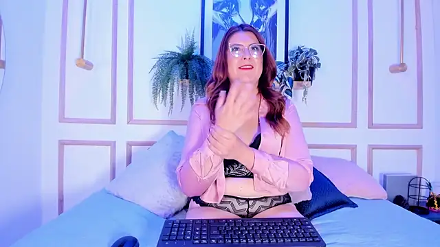 Chat +18 de Zafiro_Moon ao vivo