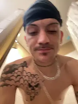 Twist_N_Tease Show in webcam