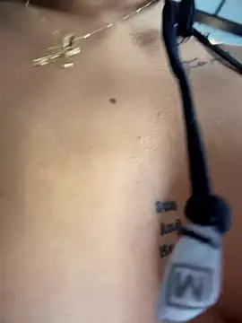 MystiqueXXX: διαδικτυακό σόου στην κάμερα