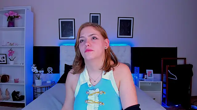 دردشة DellaRows الجنسية المباشرة