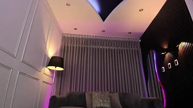 Show modela lenah_smith na web-kameri