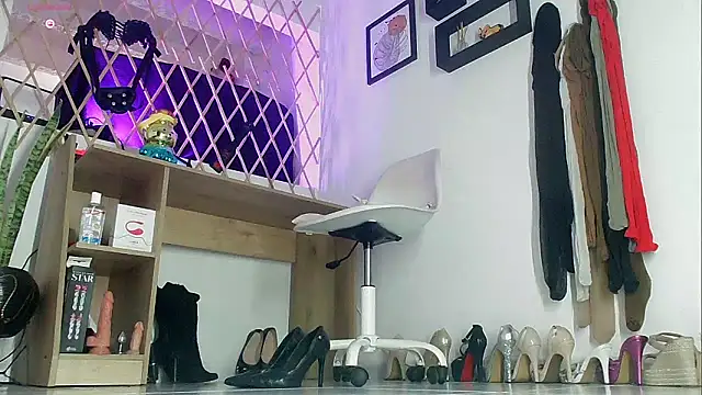 Chat +18 de myla_sarah ao vivo