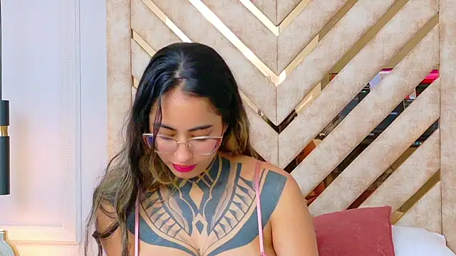 NicoleBlum Adlı Modelin Canlı XXX Sohbeti