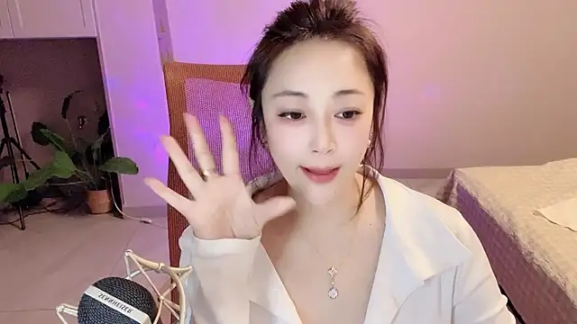 Daisy-77 Live XXX-chat