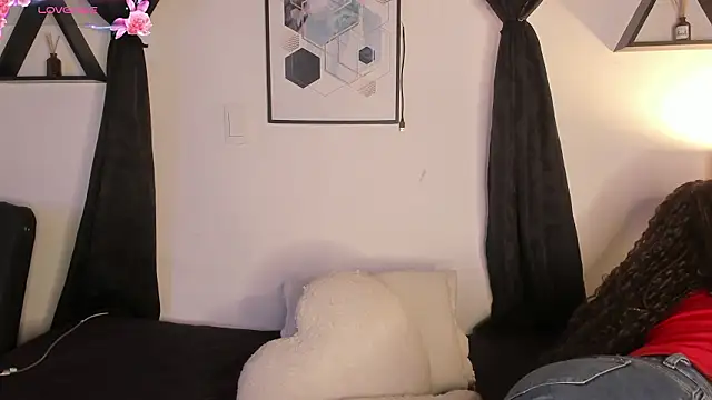 دردشة Khenta_Michells الجنسية المباشرة