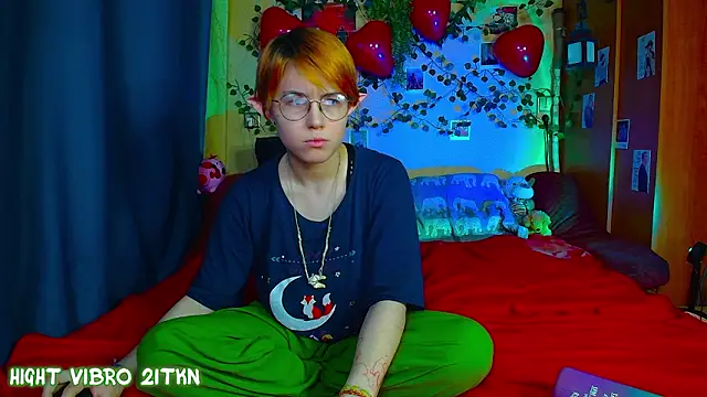 TrickyKitsune Live XXX-chat