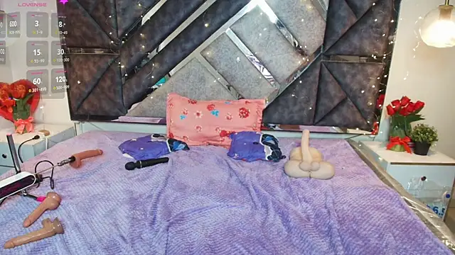 MysticMature Show in webcam