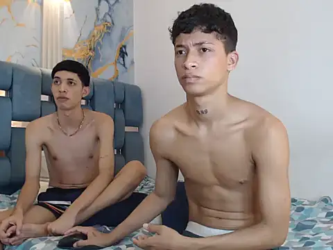 GOLD_BOYSn Webbikameraesitys