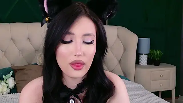 EmmaLawrens Adlı Modelin Canlı XXX Sohbeti