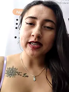 _Sarah-Office1's Live XXX Chat