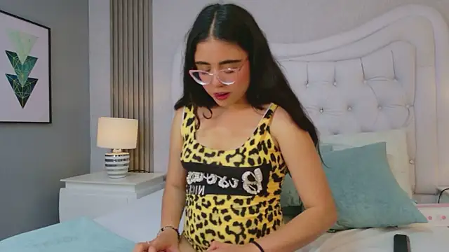 ScarlettPetrova's Live XXX Chat