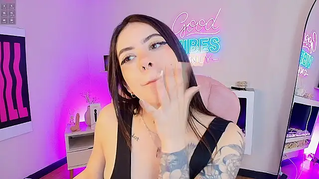 Alice_Vixen 라이브 XXX 채팅