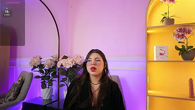 MilaCrave's Live XXX Chat