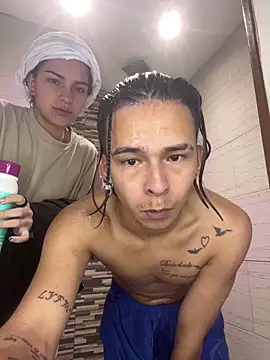 bliinkii_and_luka_: διαδικτυακό σόου στην κάμερα