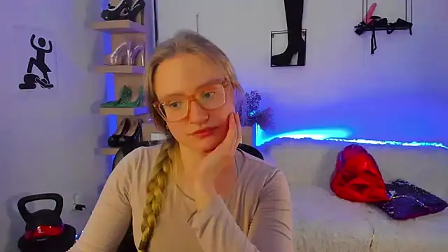 XXX chat uživo modela NancyHottie