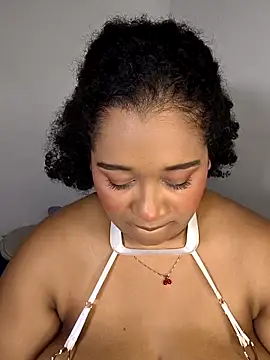 Yera_brown69 Chat XXX in diretta