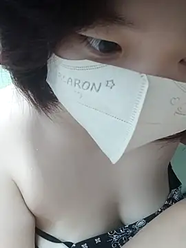 XXX chat uživo modela miniiceyya