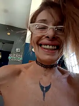 แชท XXX สดของ FrozenWaffle