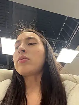 دردشة Holly_Play الجنسية المباشرة