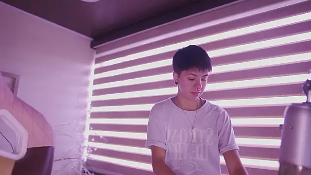 tommy_blue লাইভ XXX চ্যাট