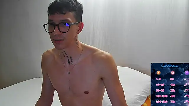 angelicious_ Chat XXX in diretta