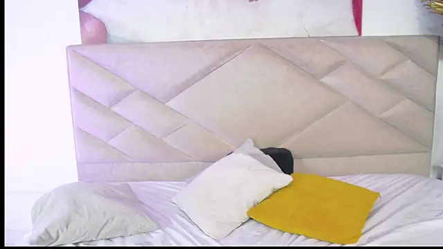 แชท XXX สดของ BellaRoux1