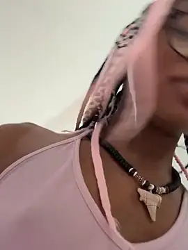 xouniq Chat XXX in diretta