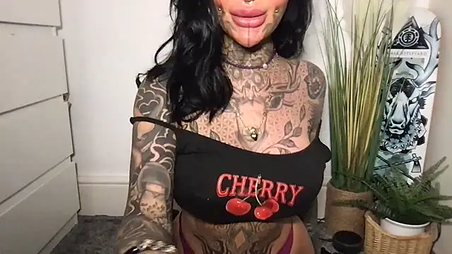 Онлайн чат XXX Peaches_and_the_Cream