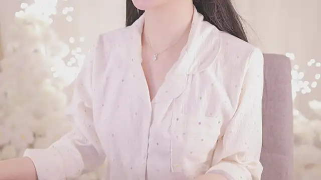 SpiderIily Show in webcam