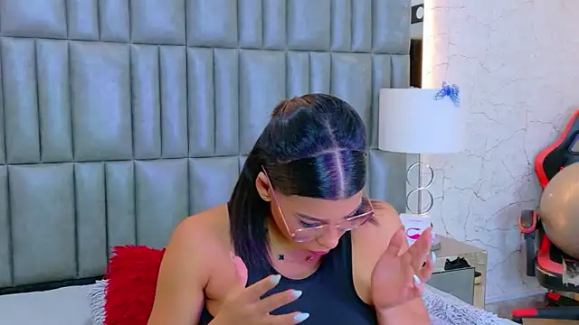 แชท XXX สดของ TiaraRosse