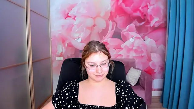 Chatroom XXX en direct de AngelinaLow