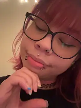 moan4mona élő XXX-chatje