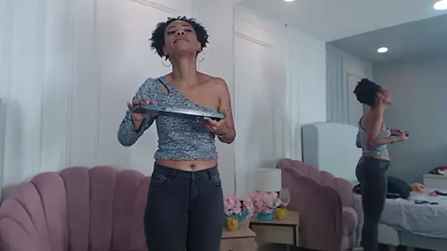 ChantalGarner Adlı Modelin Canlı XXX Sohbeti