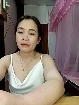 Feeling-hot Adlı Modelin Canlı XXX Sohbeti