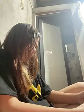 Pokazy przed kamerką – -Lyly_